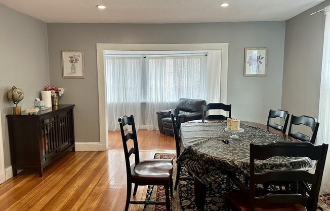 16 LARK ST