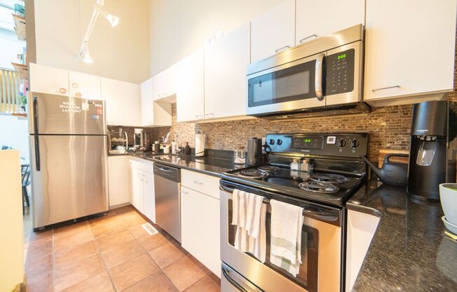 3 beds, 2 baths, 1,890 sqft, $2,500, Unit 331