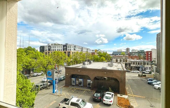Studio, 1 bath, 380 sqft, $1,195, Unit 304