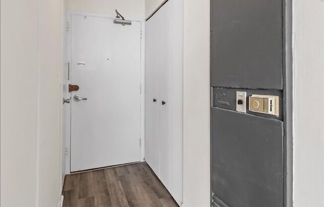 1 bed, 1 bath, $1,825, Unit # 2V