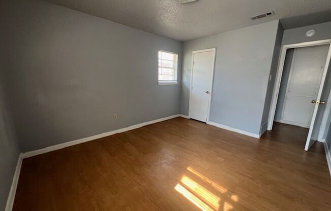 1 bed, 1 bath, $495