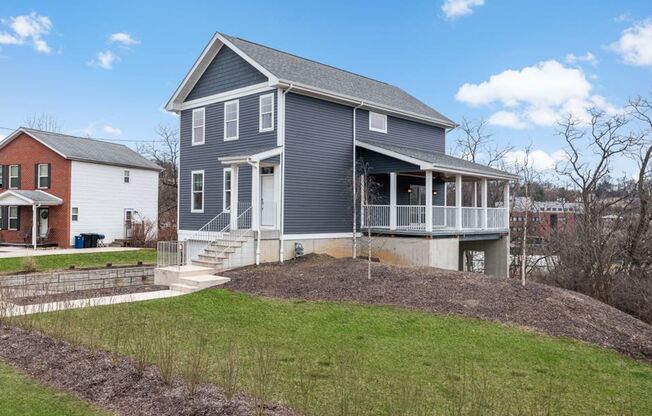 New Construction 3 bedroom - 3.5 bathroom Luxury Home