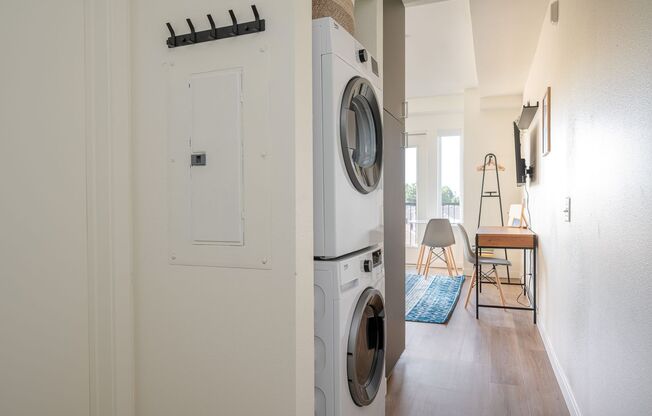 Studio, 1 bath, 351 sqft, $1,349, Unit Unit 408 - Furnished