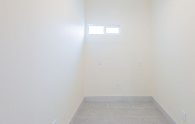 1 bed, 1 bath, $2,103.75, Unit Unit 6