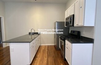 3 beds, 1 bath, 999 sqft, $3,200, Unit 8