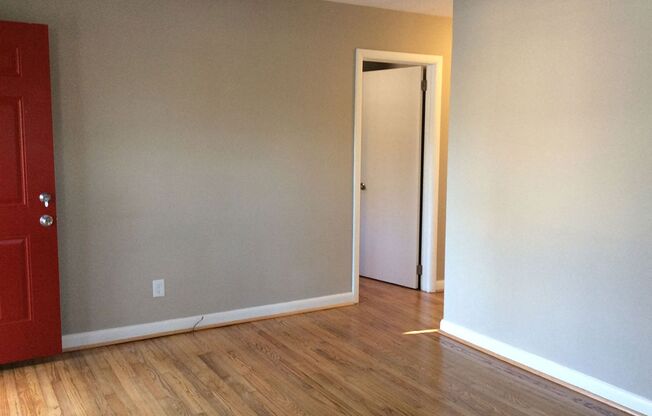Coming Soon! Charming 2Bed/1Bath Triplex in North Raleigh!