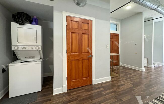 Studio, 1 bath, $1,000, Unit 208D