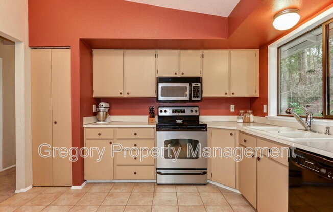 6600 119th Ave SE