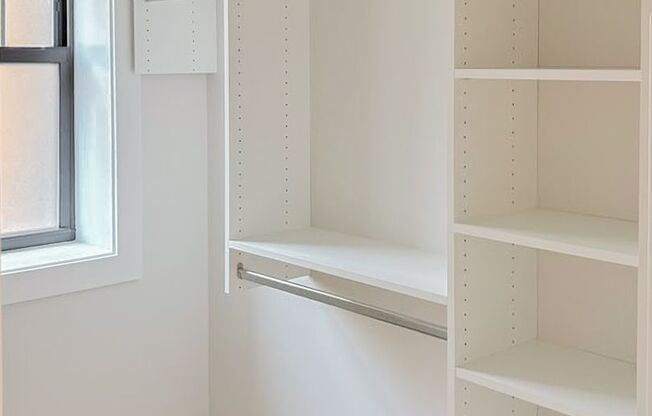 Studio, 1 bath, 325 sqft, $1,975, Unit 2237.5-1E