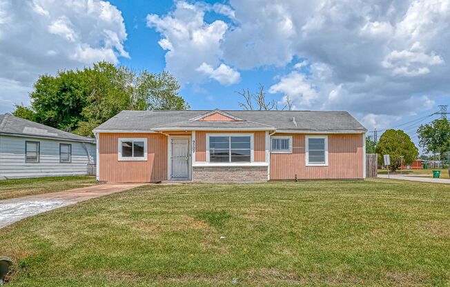 Coming soon! Affordable spacious 4BD/2BA single-family house!