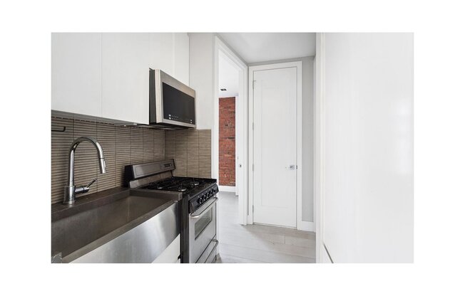459 W 50th St