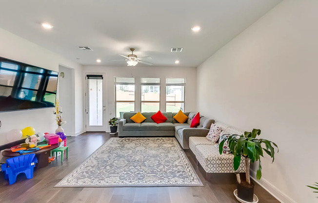 Elegant 5-Bedroom Home with Spacious Interiors and Beautiful Outdoor Living in Round Rock, TX