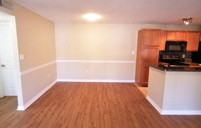 Upgraded 1/1 with Den for Rent in Brandon, FL