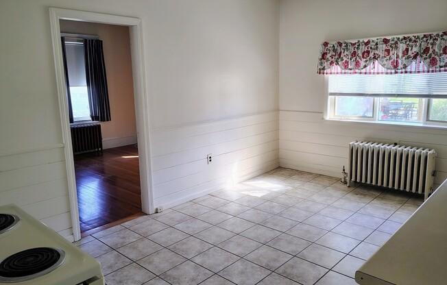2 beds, 1 bath, 1,000 sqft, $2,200, Unit 68