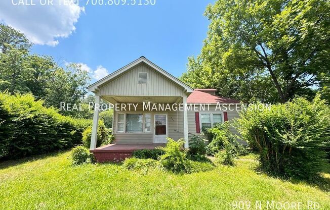 909 N MOORE RD