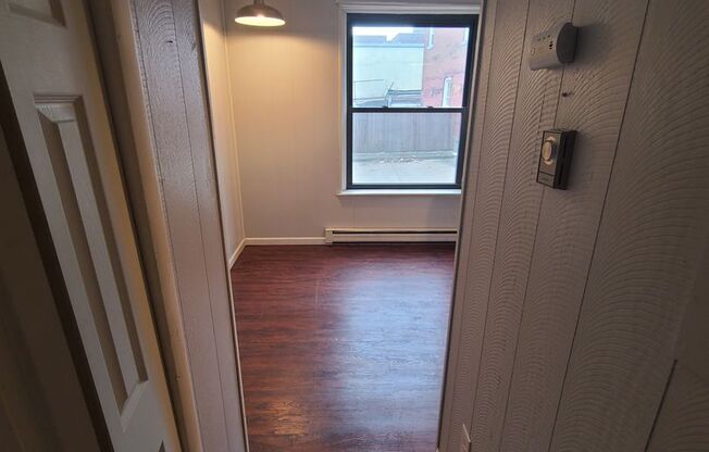 Studio, 1 bath, $850, Unit #206