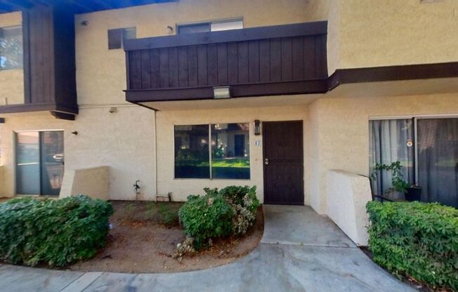 Charming 3 bedroom 2.5 bath Townhome in Colton!!