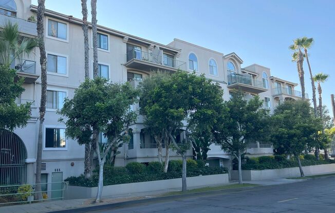 **555 Maine Ave #304 Long Beach** 3 bedroom 2 bath condo less than 5 miles from the beach