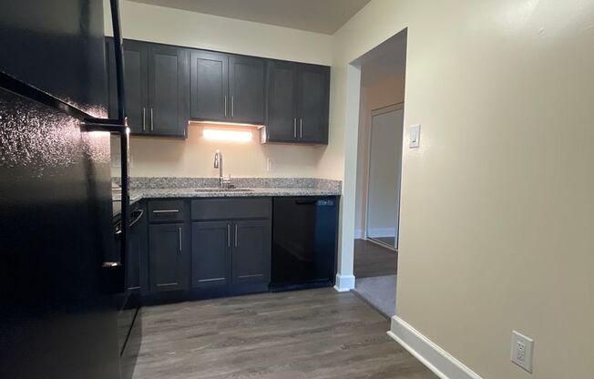 2 beds, 2 baths, 1,000 sqft, $1,950, Unit 14213 #304