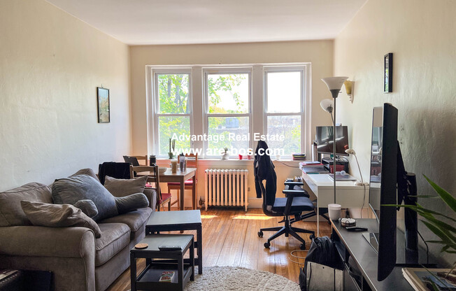 27 LANARK RD
