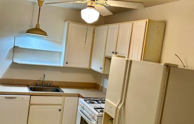 St. James Court 1466