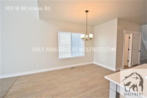 909 W MCKENNA RD
