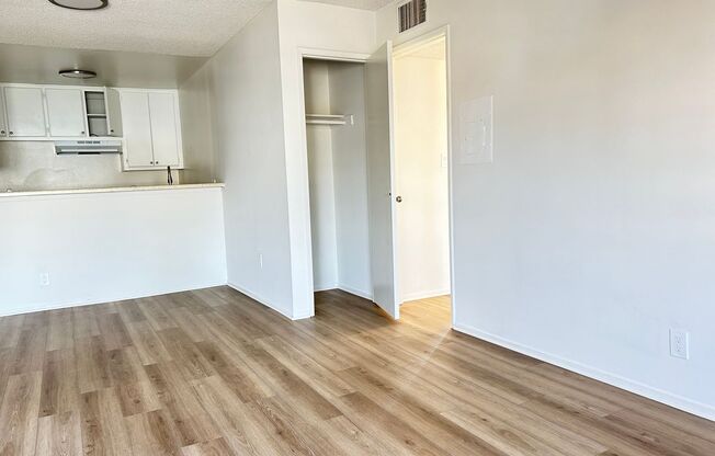 2 beds, 2 baths, $2,395, Unit 212