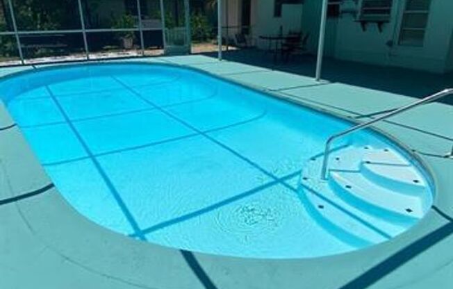 Great Property with Pool in Desirable Flamingo Estates!
