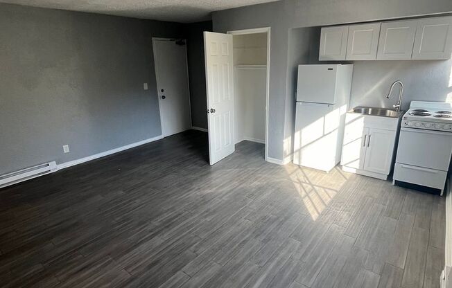 1 bed, 1 bath, 475 sqft, $775, Unit 4060 7