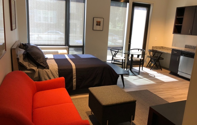 Studio, 1 bath, 401 sqft, $1,450, Unit #105