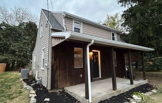 Renovated 2 Bedroom Home in Marietta!