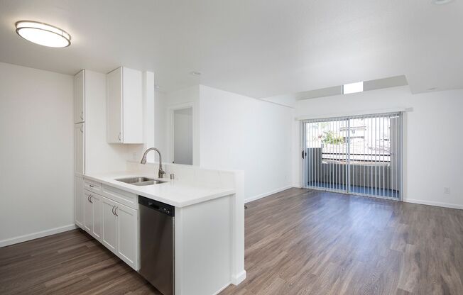 2 beds, 2 baths, 965 sqft, $2,995, Unit 311