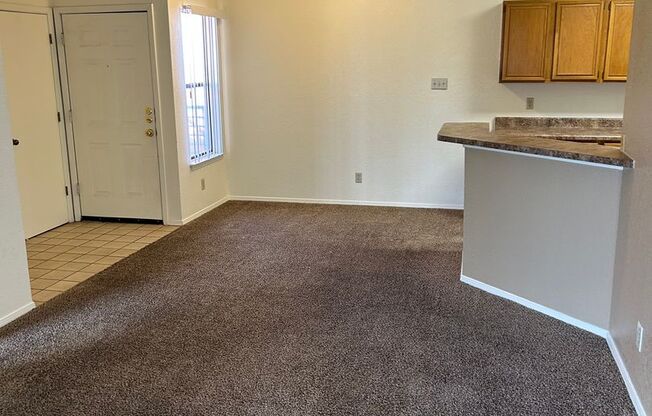 2 beds, 2 baths, 957 sqft, $1,015, Unit 87