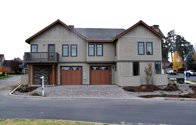 Newer Luxury Townhome in Pine Meadow!