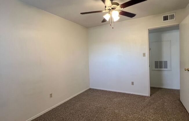 2 beds, 2 baths, 1,000 sqft, $1,275, Unit 401