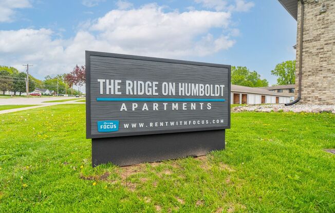 2 beds, 1 bath, 950 sqft, $1,199, Unit 2710-10