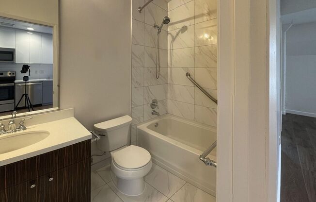 1 bed, 1 bath, 555 sqft, $1,955.42, Unit L13