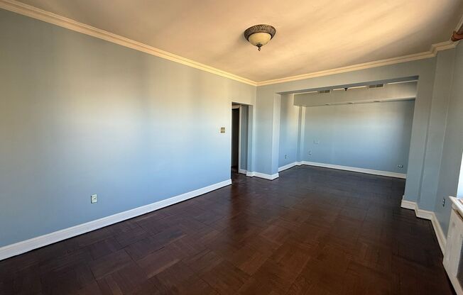 3 beds, 2 baths, 1,952 sqft, $3,200, Unit Royal York 916
