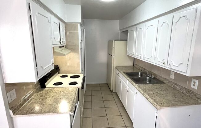 1 bed, 1 bath, 595 sqft, $1,250, Unit 220