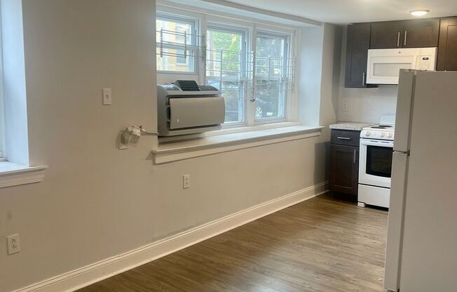 1 bed, 1 bath, 425 sqft, $1,095, Unit BA