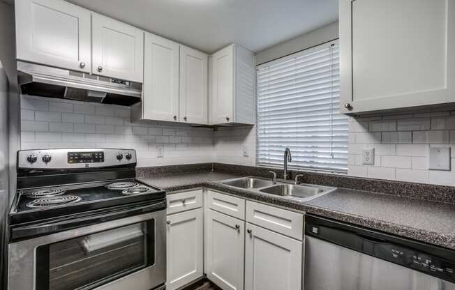 Kitchen at Bellaire Oaks Apartments, Houston, TX, 77096