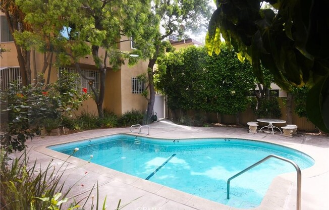 514 S HARVARD BLVD