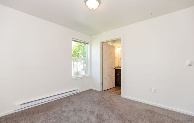 2 beds, 2 baths, 952 sqft, $1,695, Unit 96-301