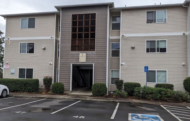 2 beds, 2 baths, 994 sqft, $1,200, Unit E106