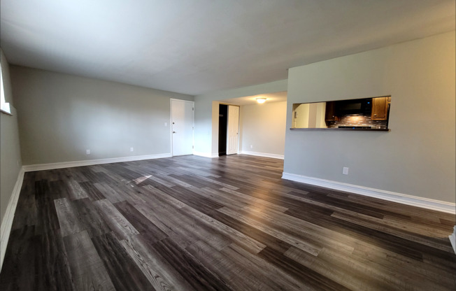 2 beds, 1 bath, $1,195, Unit 4440  Flowerdale Apt D