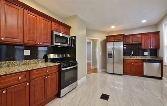 3 beds, 1 bath, 1,175 sqft, $3,400, Unit 2