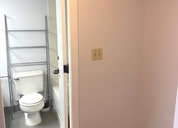 Studio, 1 bath, 620 sqft, $2,700, Unit 407