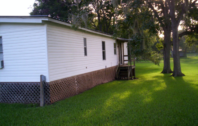 547 Creekside Dr.