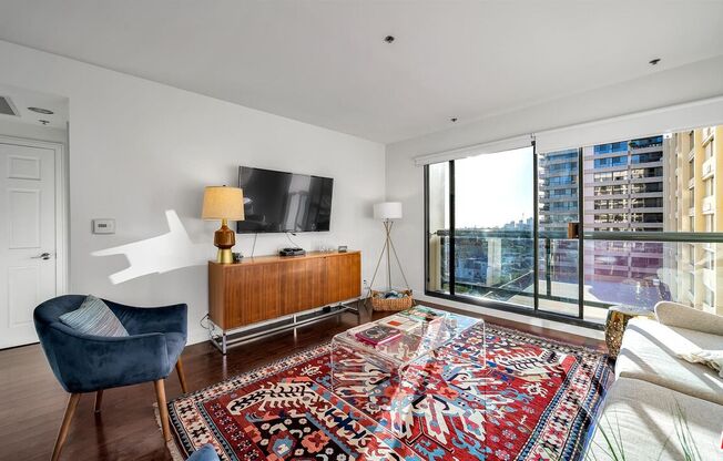 1 bed, 1.5 baths, 962 sqft, $5,000, Unit 809