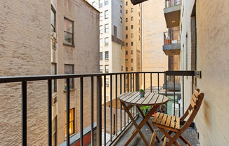 186 W 80 ST